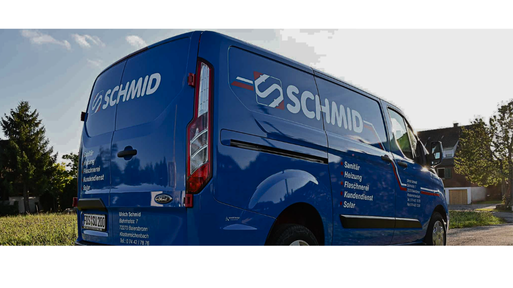 Schmid Firmenfahrzeug mit Beschriftung
